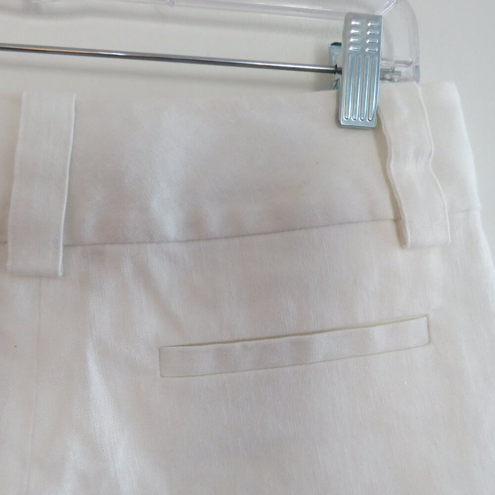 ALICE + OLIVIA Cady Metallic White Linen Blend Cuff Shorts - Size 30 Inch Waist - Picture 10 of 13